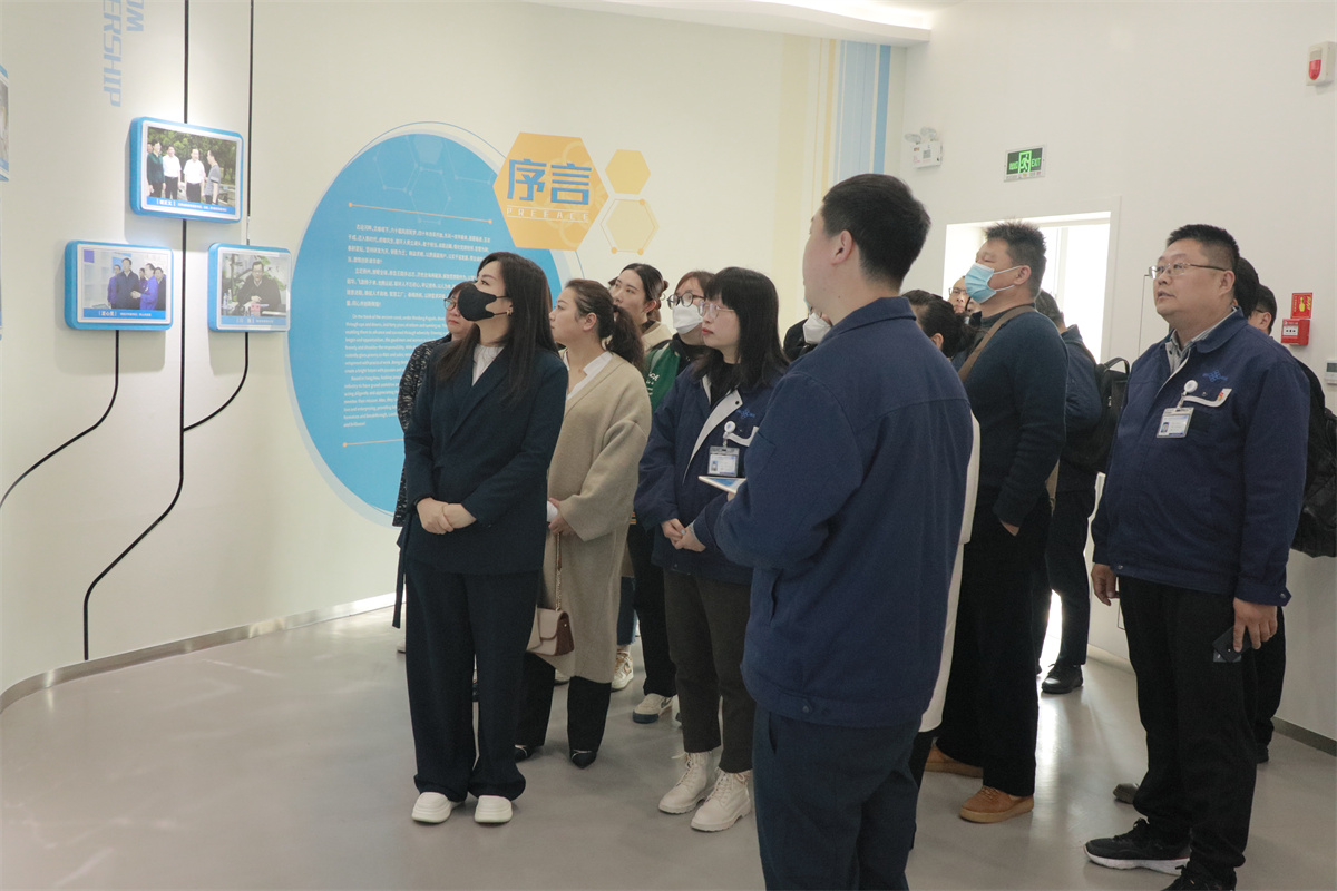 IMG_1559.jpg IMG_1559.jpg